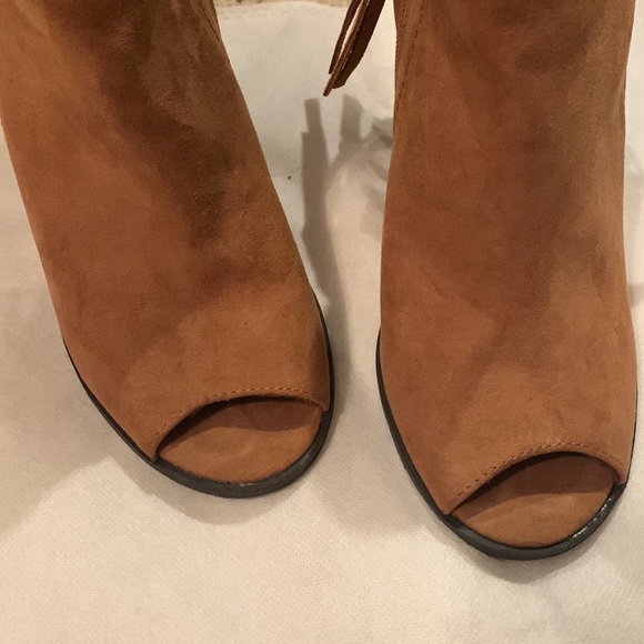 Suede fringe peep toe boots - Picture 7 of 8